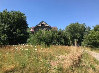 11917 Platten Rd, Lyndonville, NY 14098