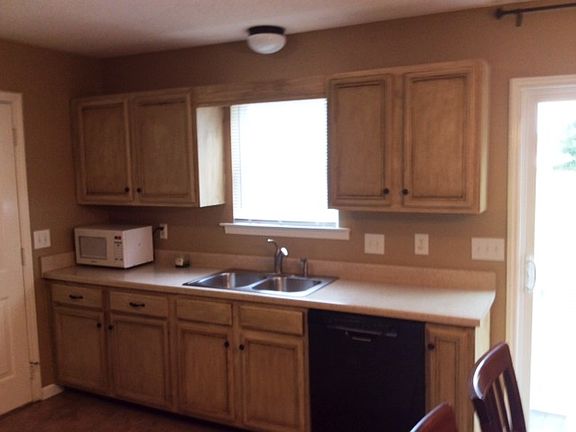 2nd image of 906 Hogan Dr
