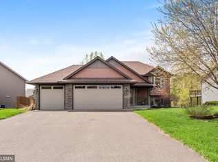 6081 Goodview Trl N, Hugo, MN 55038