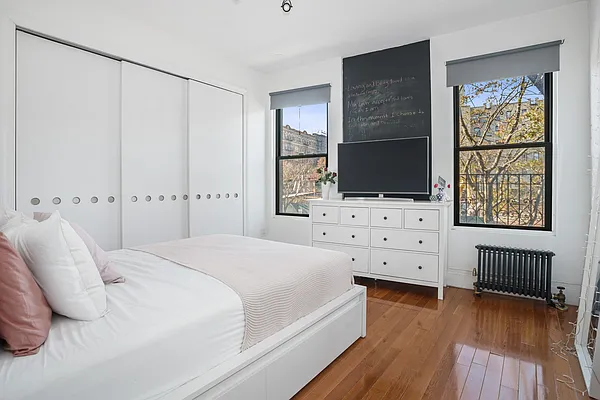 Sold by Compass | media 17