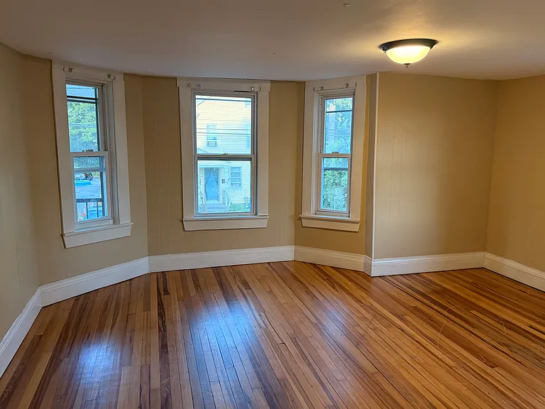31 Prospect St #2L — Photo 3