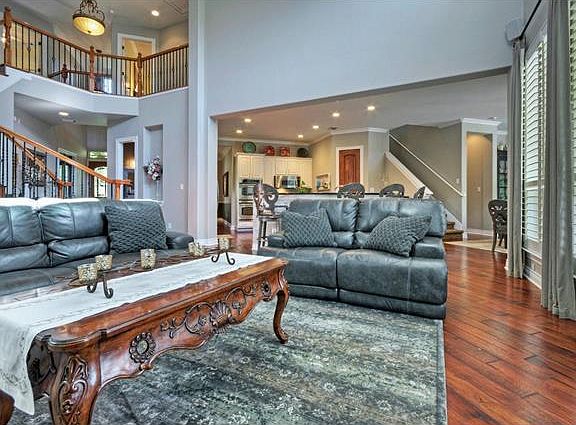 3rd image of 11009 Pairnoy Ln