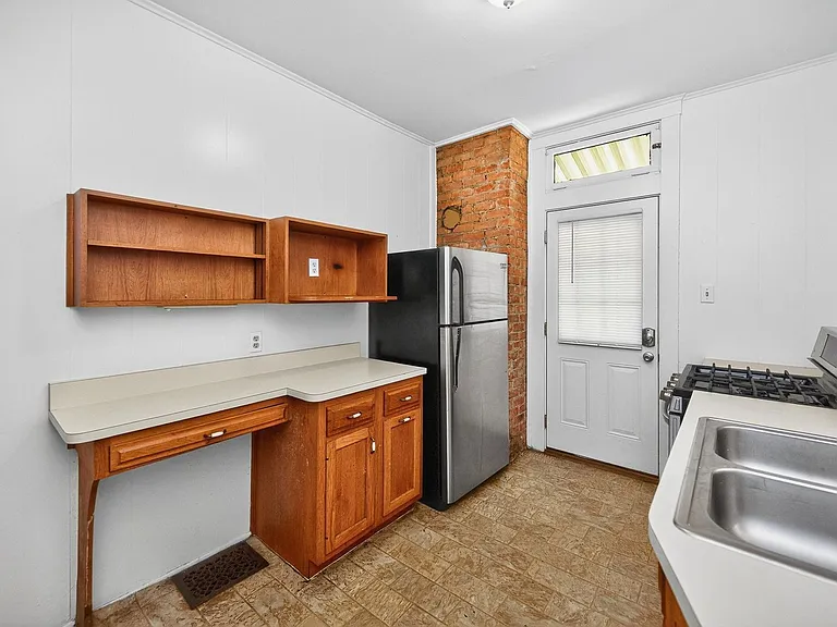2315 Moerlein Ave — Photo 2