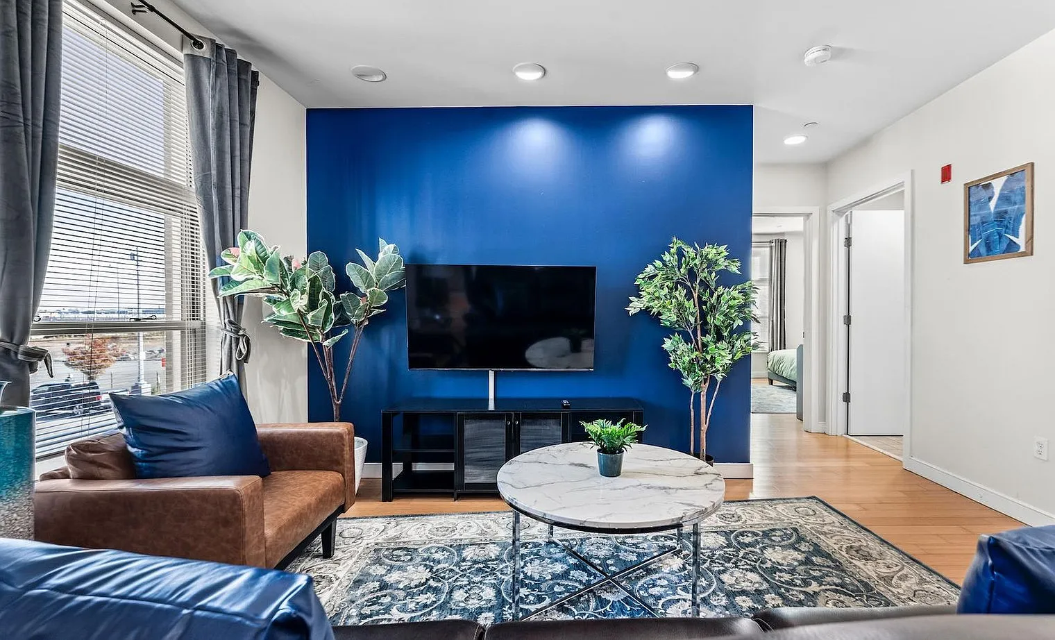 2 bed, 1.0 bath, 1151 sqft, $3,417 — Photo 4