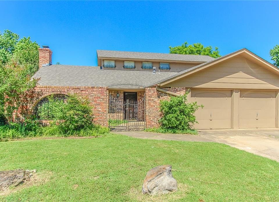 1st image of 2708 Forest Oaks Cir