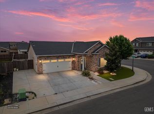 9001 Brook Shadow Way, Shafter, CA 93263