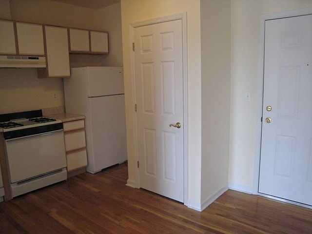 2nd image of 208 Grand St APT 5E