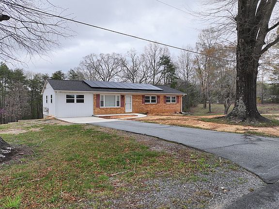 3rd image of 1140 Old Mayfield Rd
