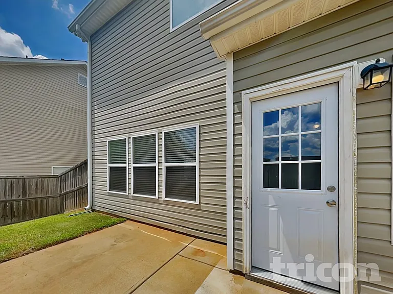 527 W Saddletree Dr — Photo 17