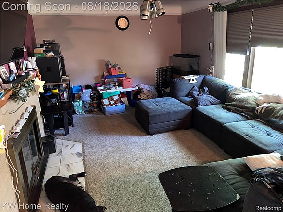 4th image of 18550 Beechwood St