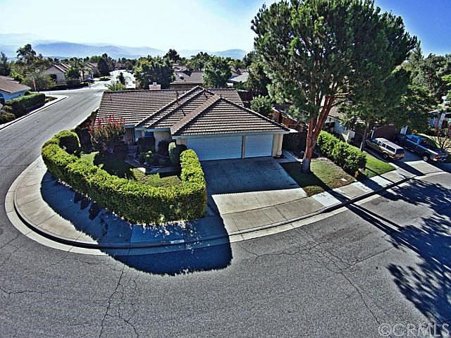 1st image of 1092 Alexandra Dr