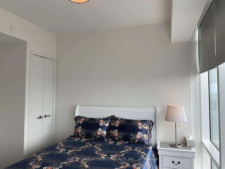 1 Bloor St E #3801 — Photo 8