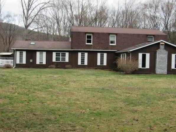 16 Wildlife Ln, Warren, PA 16365