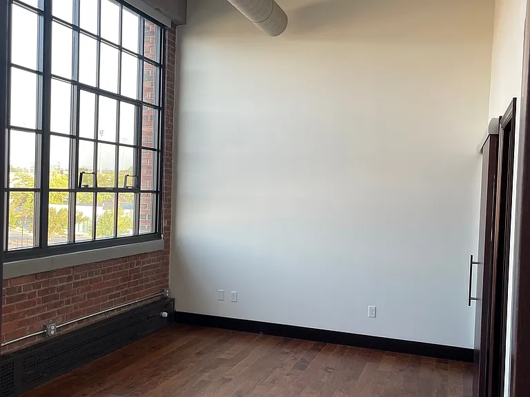 100 Walnut St #402 — Photo 9