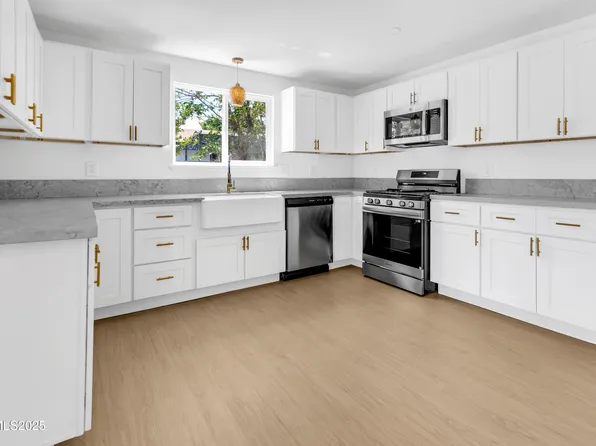 30 N Patterson Pl, Sparks, NV 89436