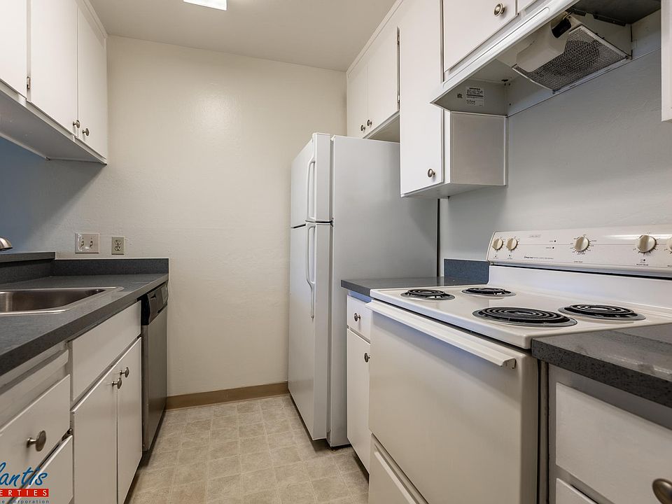 1st image of 280 Tradewinds Dr APT 1