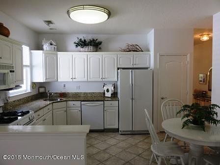 1st image of 7 Silverwoods Dr