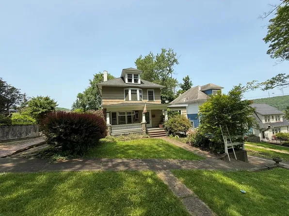1530 Buffalo St, Franklin, PA 16323