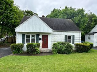 141 Twin Brook Rd, Hamden, CT 06514