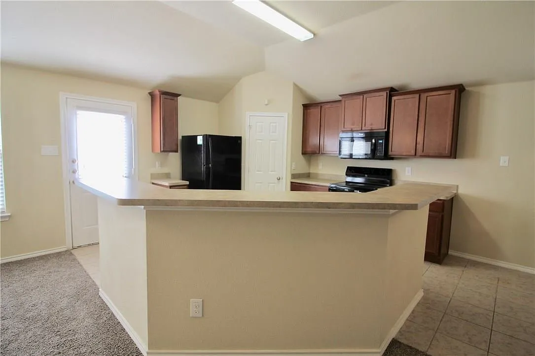 2829 Adams Fall Ln — Photo 3