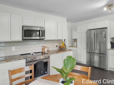 2024 7th St NW, Grand Rapids, MI, 49504