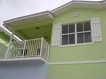 1st image of 828 Himmarshee St