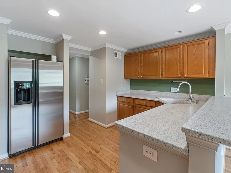 21163 Crocus Ter — Photo 12