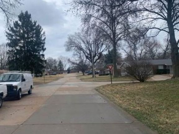 Exterior Neighborhood (street photo)