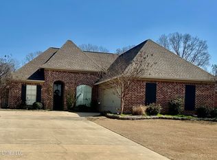 240 Rockbridge Dr, Madison, MS 39110