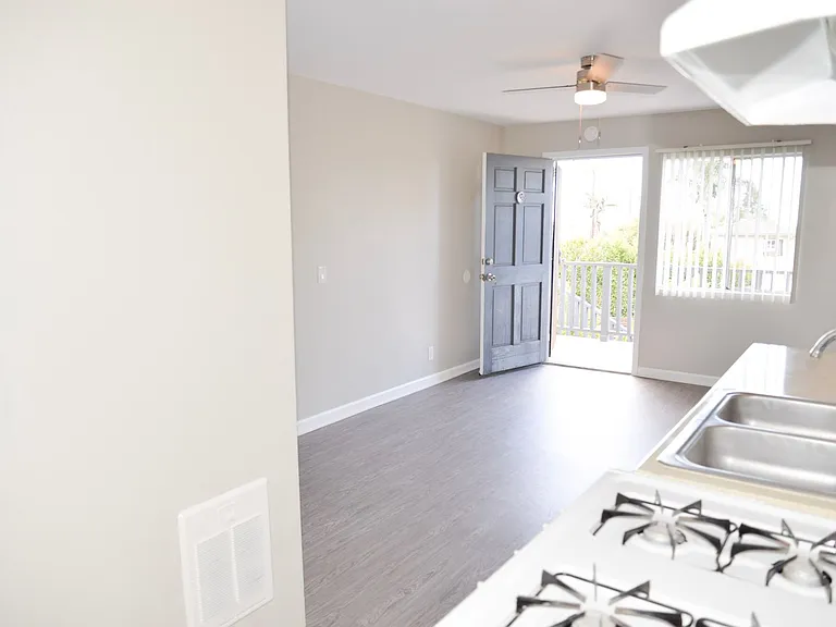 1 W Avenida Ramona — Photo 9