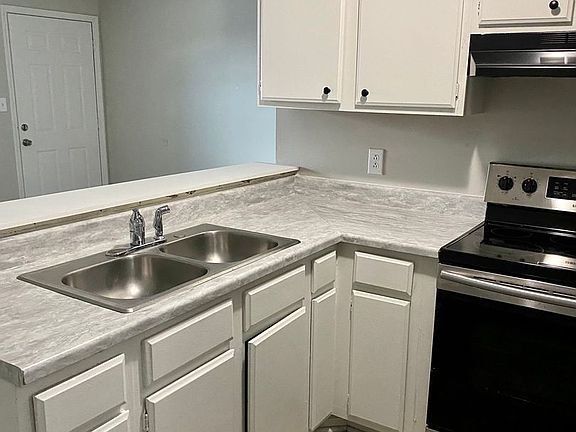 5th image of 94 Cedarcrest Dr #8