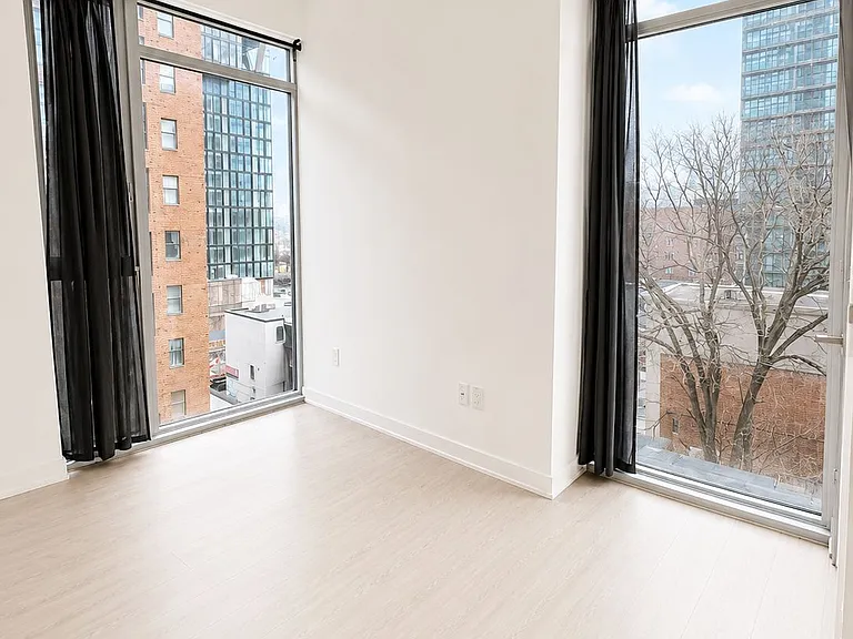 65 Mutual St #602 — Photo 9