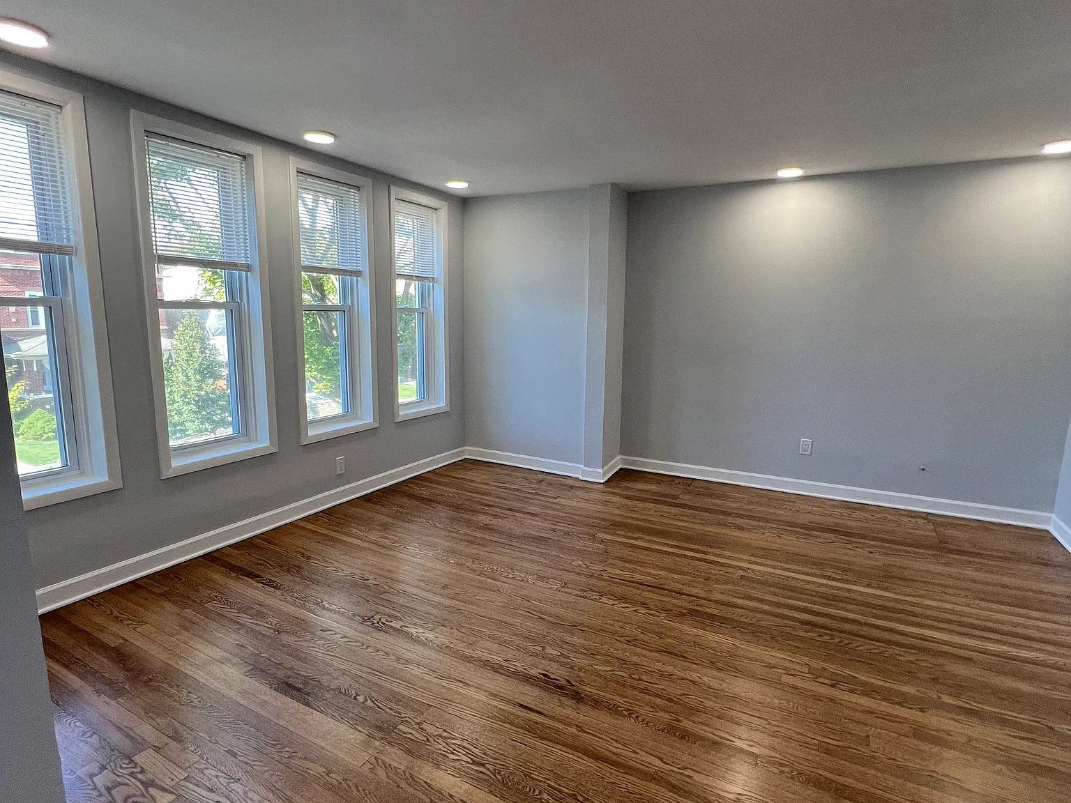 3 bed, 1300 sqft, $2,900 — Photo 3