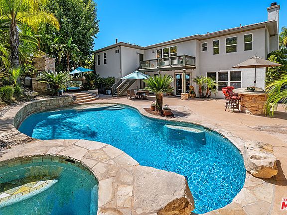 3rd image of 25514 Brighton Pl