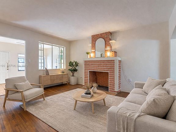 5th image of 4381 SW 5th Ter