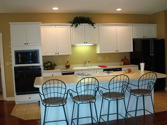 3rd image of 10600 Drexton Pl