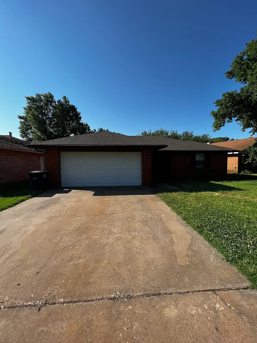 Building Photo - 5901 Cedar Ridge Dr #5