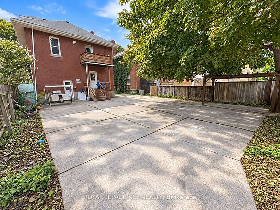 3rd image of 116 Cameron St