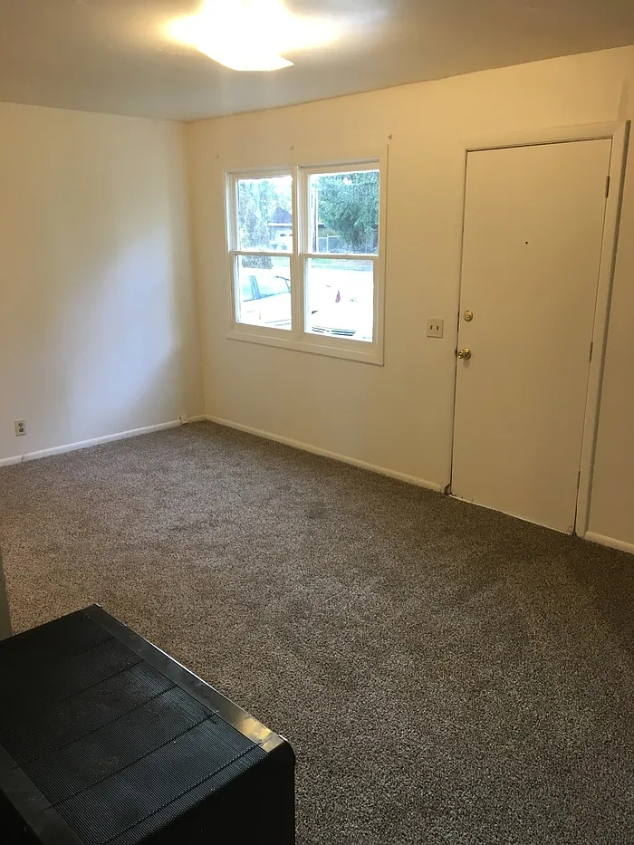 2 bed, 1.0 bath, 562 sqft, $1,295 — Photo 3