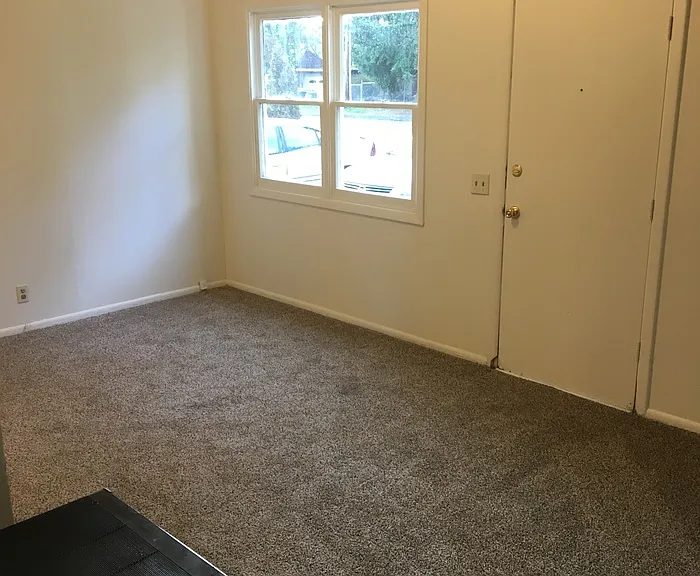 13601 C St S — Photo 3
