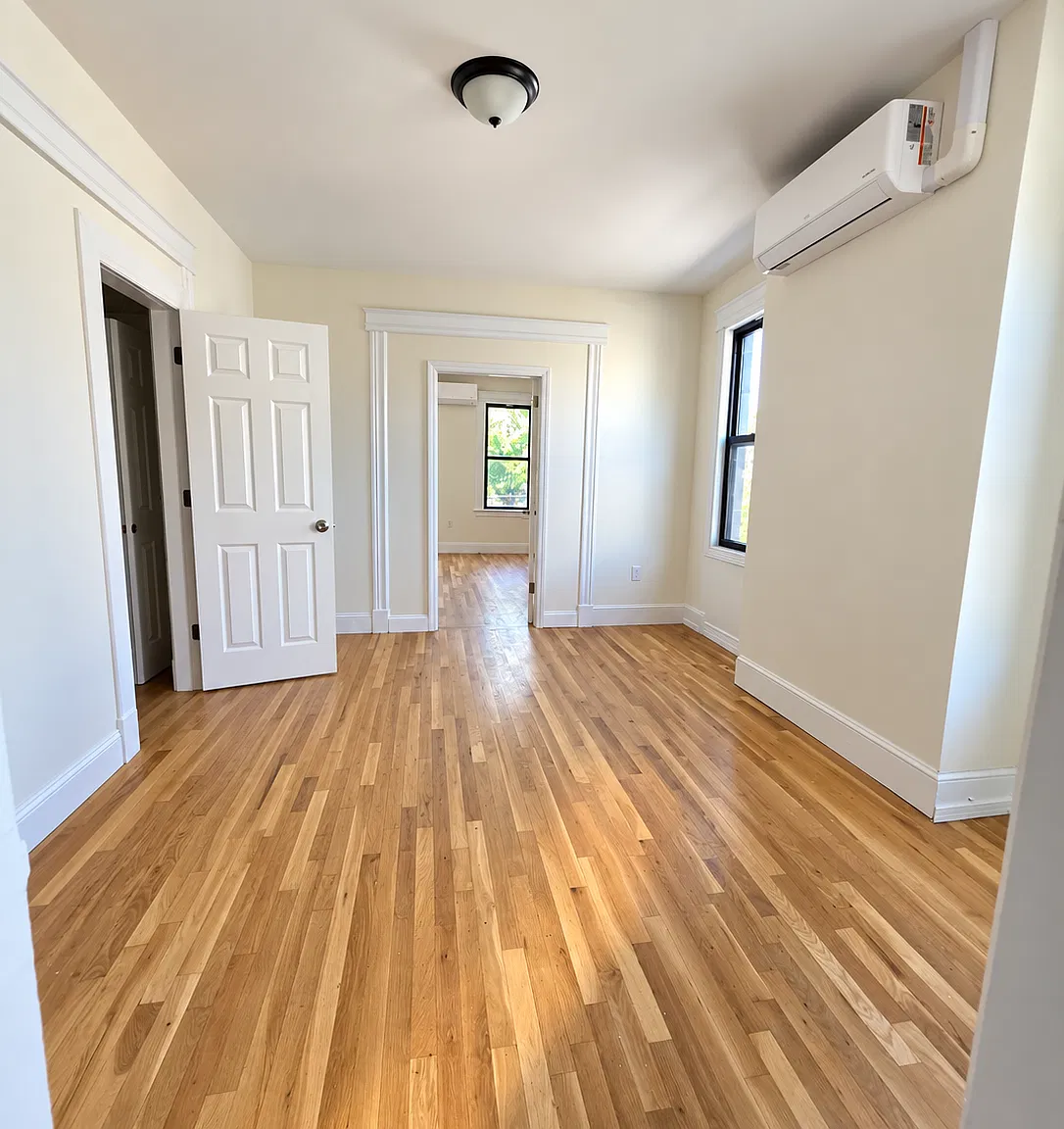 3 bed, $3,000 — Photo 2