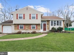 304 Farmdale Rd, Moorestown, NJ 08057