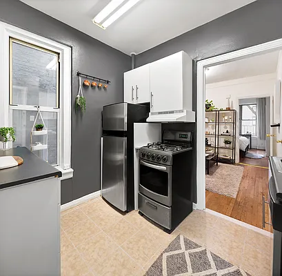 Sold by Compass | media 5