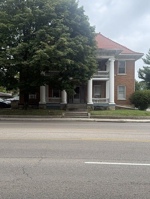 1st image of 900 N Limestone St