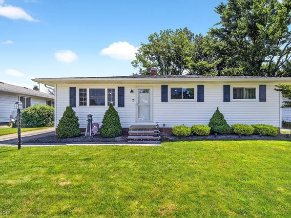 517 Riverdale Dr, Eastlake, OH 44095