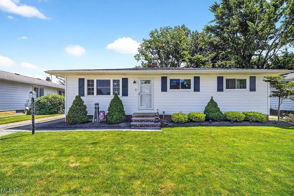 517 Riverdale Dr photo 1