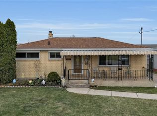 380 Two Mile Creek Rd, Tonawanda, NY 14150