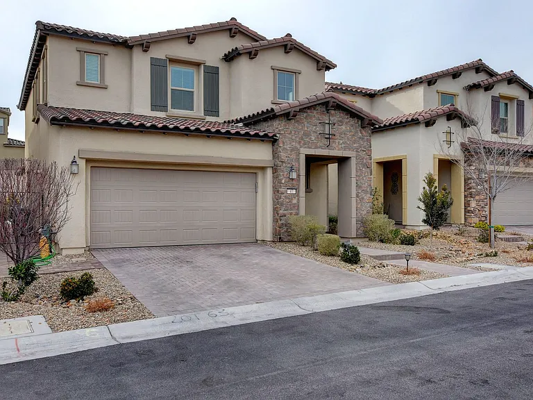 47 Berneri Dr — Photo 3