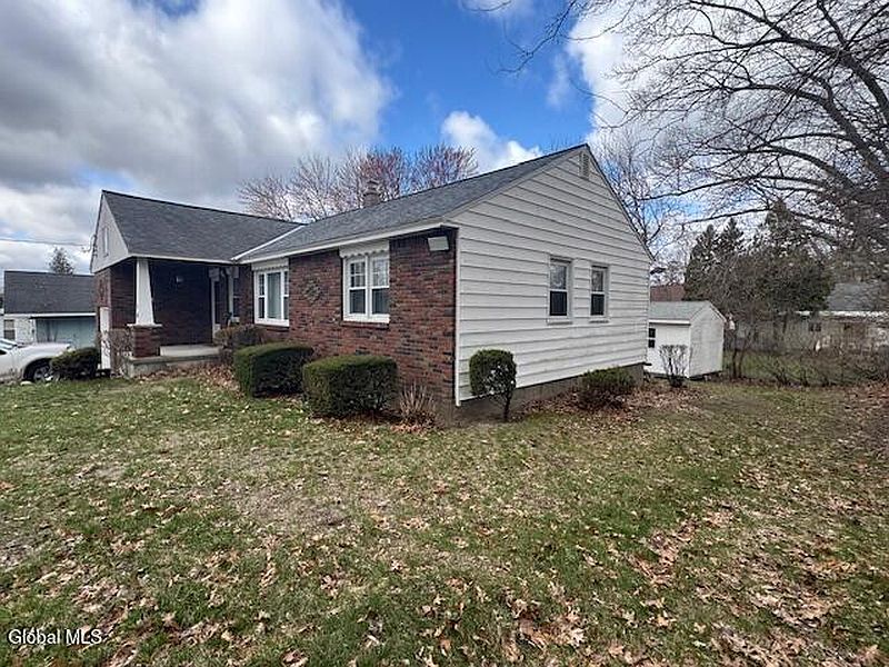 2nd image of 33 Cromer Avenue