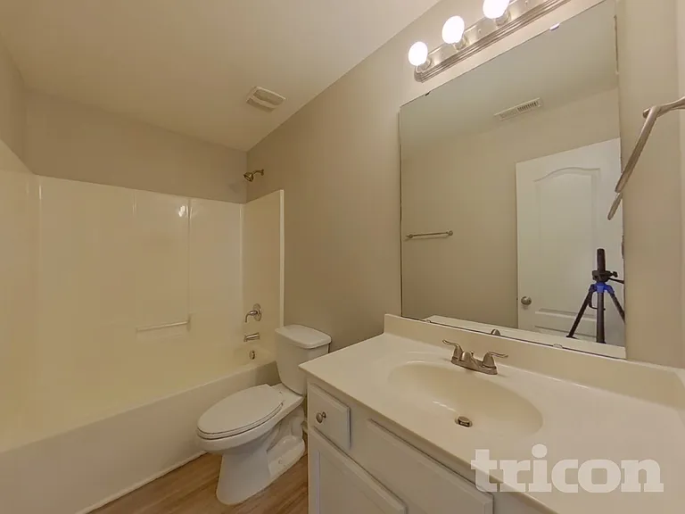 6235 Leslie Dr — Photo 14